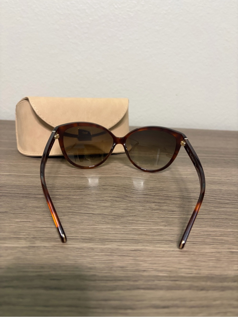 Chloe Tortoiseshell Brown Cat-Eye Sunglasses with Beige Case - Picture 5 of 6